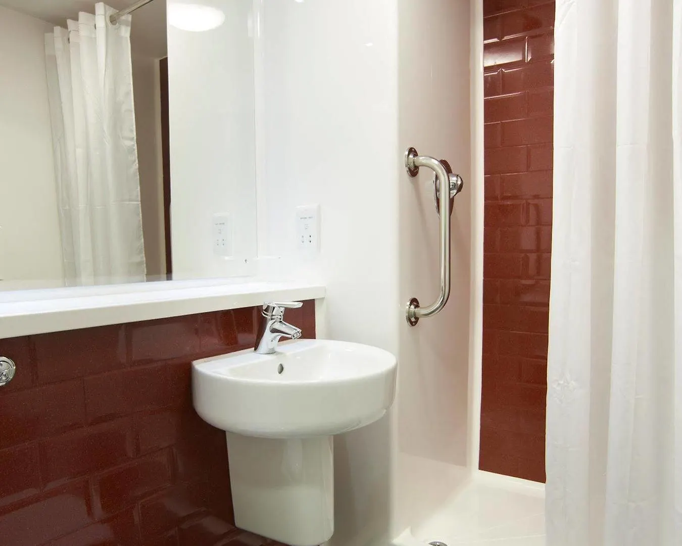 Travelodge London Woolwich 3*,